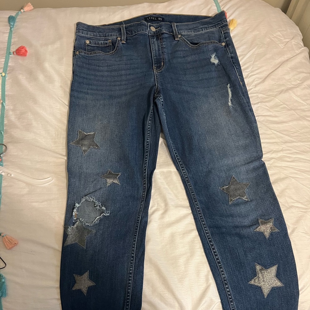 Level 99 ankle pants with stars appliqué